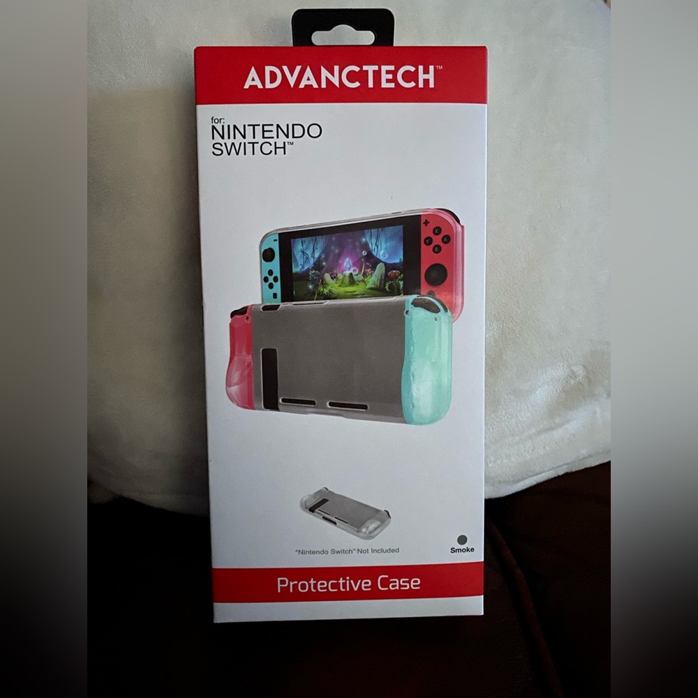 NINTENDO SWITCH CLEAR PROTECTIVE CASE - NEW IN BOX/ NEVER OPENED - ADVANCTECH